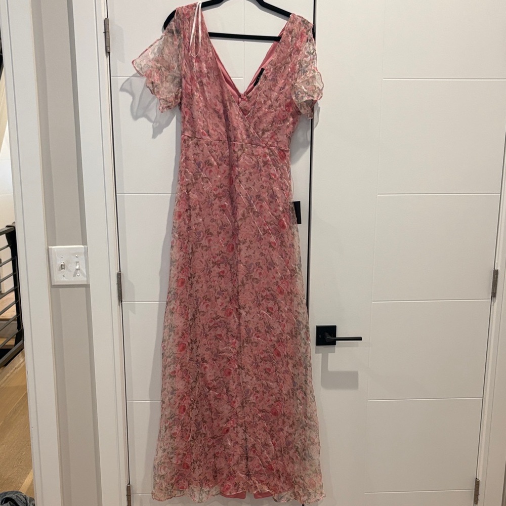 Lulus bridesmaid dress. Size large. Not worn or altered